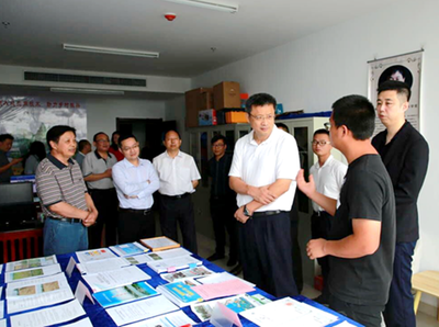 市委常委、副市長謝忠率隊來我?？疾旖涣魑乃噭撟鞴ぷ?></a></div>
<div   id=